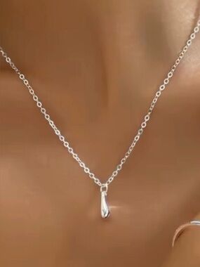 Drip Drop Necklace Silver Plate Liquid Molten Metal Teardrop AP20 JN04